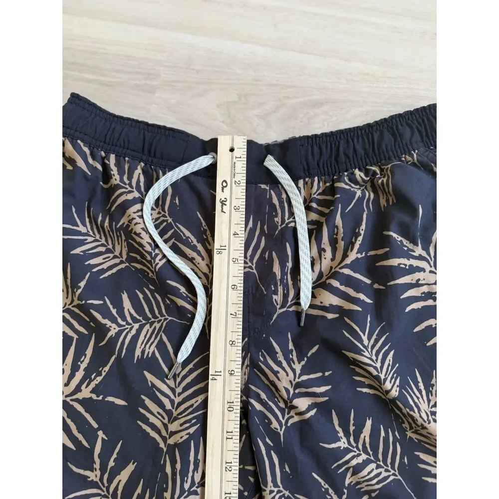Vuori Kore Shorts Men's Large Black Gym Lined Pockets Polyester Elastic Waist
